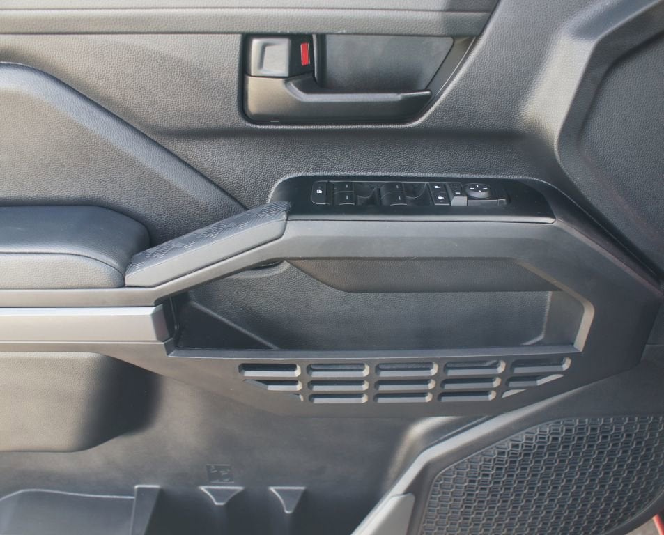 2025 Toyota Tacoma 4WD SR5