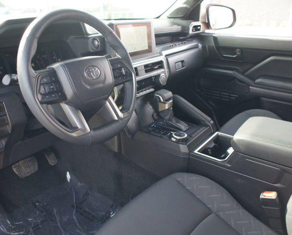 2025 Toyota Tacoma 4WD SR5