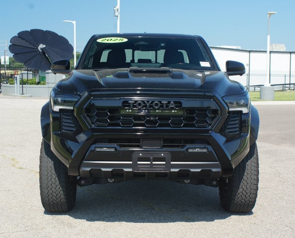 2025 Toyota Tacoma 4WD TRD Pro Hybrid