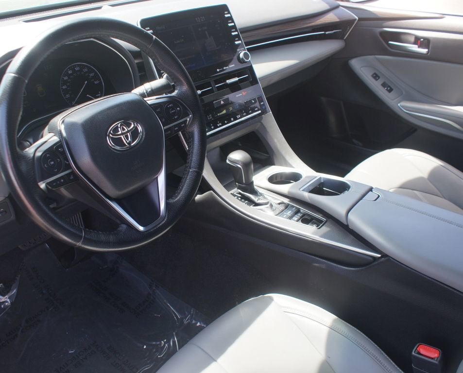 2020 Toyota Avalon Hybrid XLE