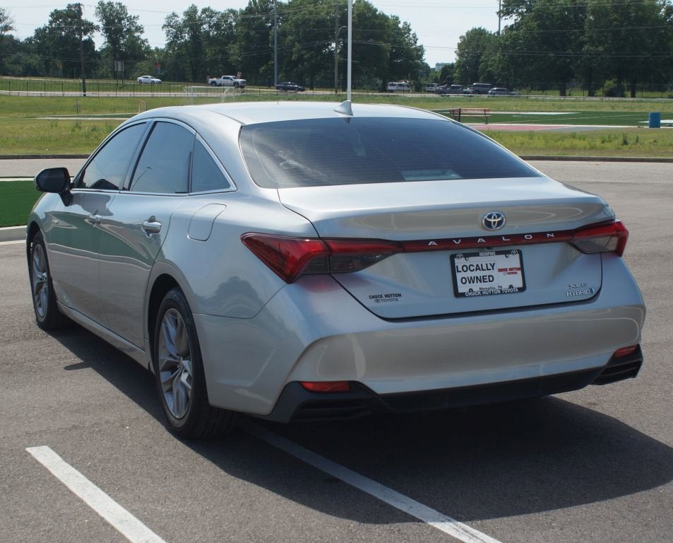2020 Toyota Avalon Hybrid XLE