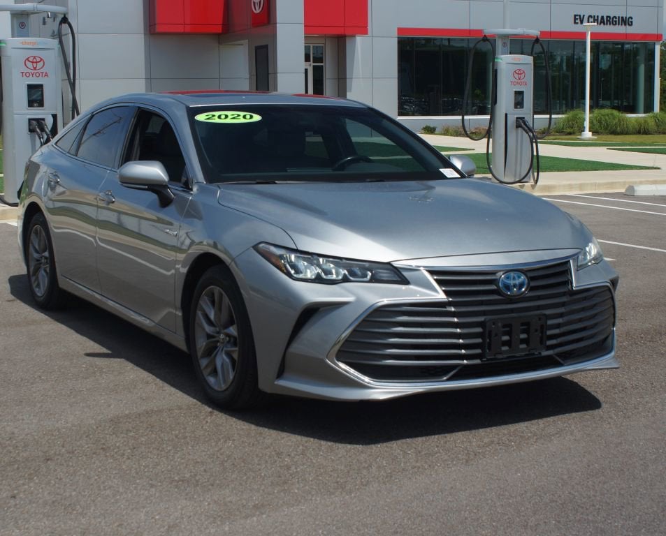 2020 Toyota Avalon Hybrid XLE
