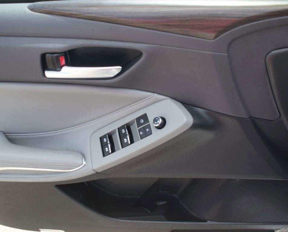 2020 Toyota Avalon Hybrid XLE
