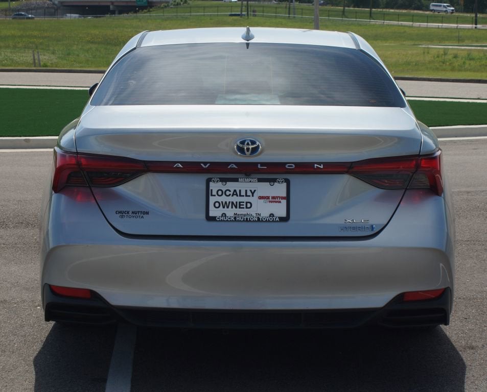 2020 Toyota Avalon Hybrid XLE