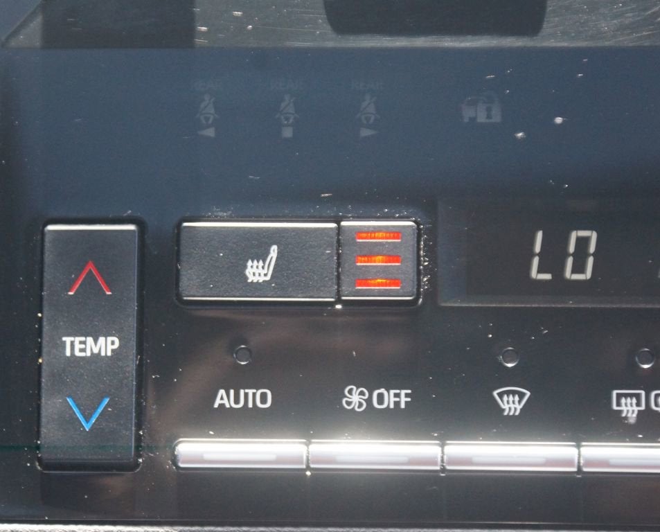 2020 Toyota Avalon Hybrid XLE