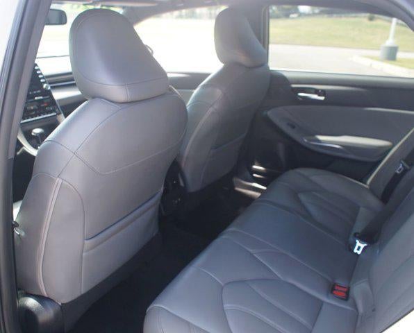 2020 Toyota Avalon Hybrid XLE