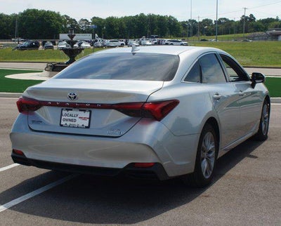 2020 Toyota Avalon Hybrid XLE