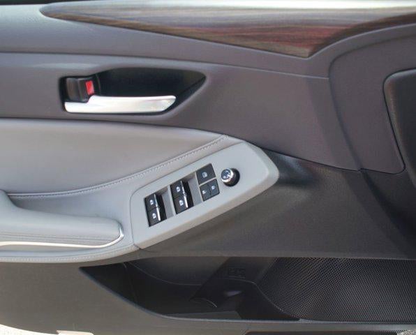 2020 Toyota Avalon Hybrid XLE