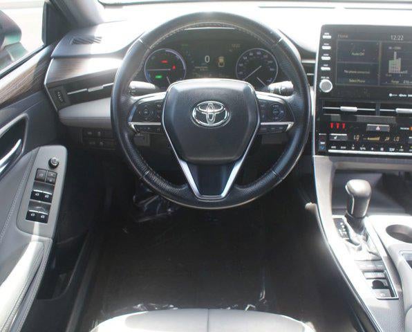 2020 Toyota Avalon Hybrid XLE