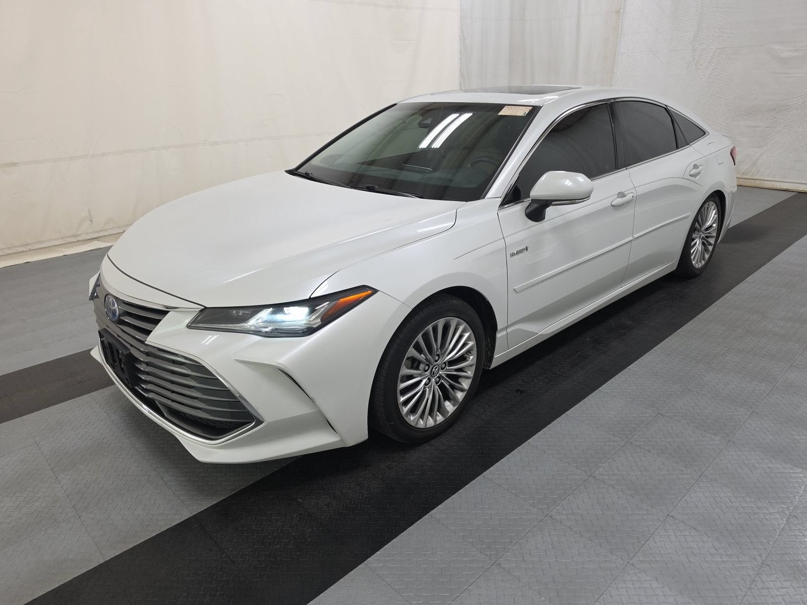2019 Toyota Avalon Hybrid Limited