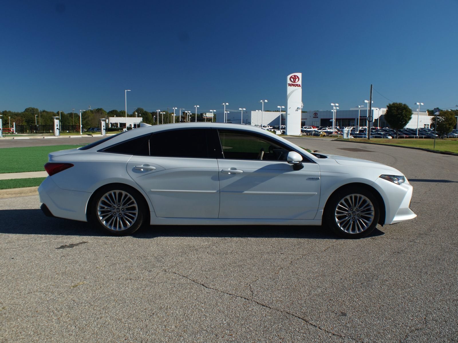 2019 Toyota Avalon Hybrid Limited