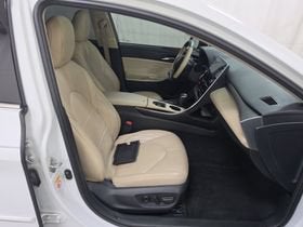 2019 Toyota Avalon Hybrid Limited