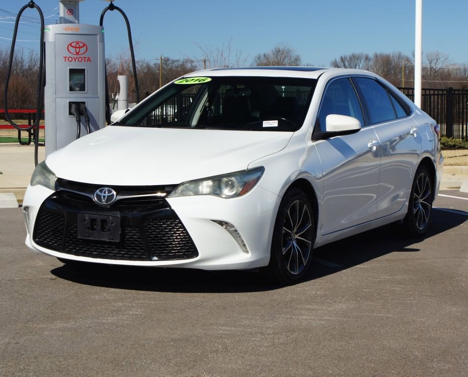 2016 Toyota Camry XSE