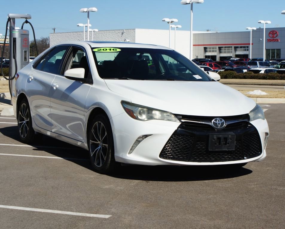 2016 Toyota Camry XSE