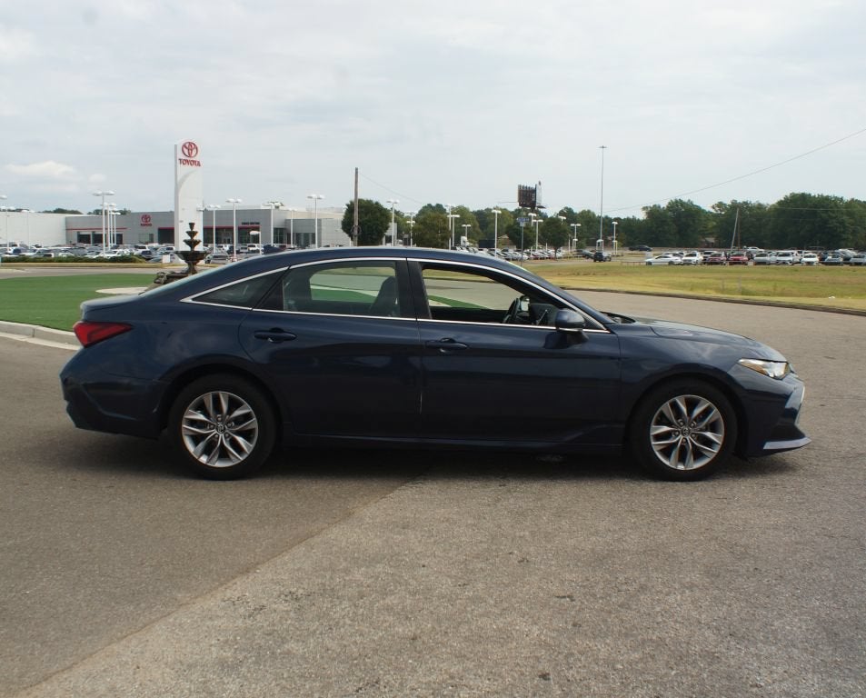 2019 Toyota Avalon XLE
