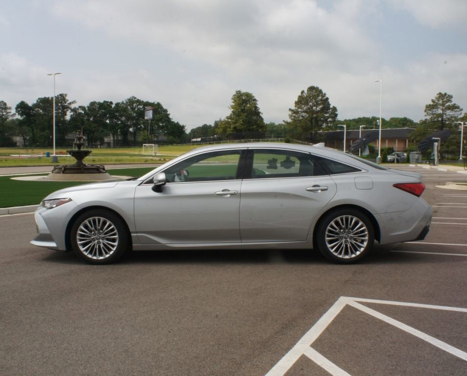2019 Toyota AVALON Base