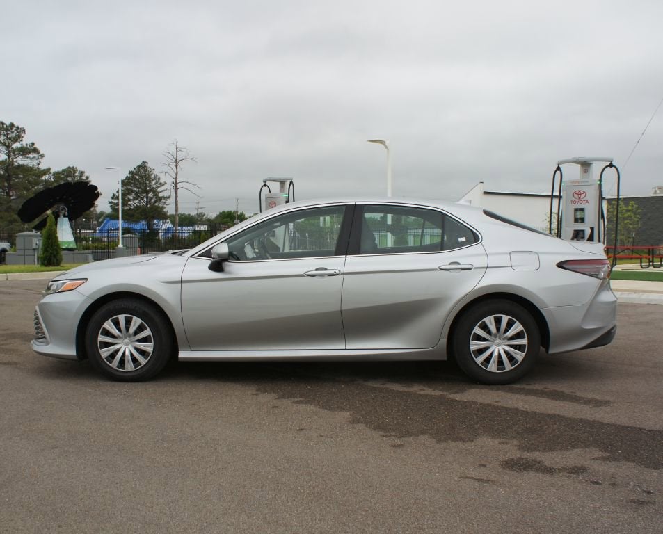 2024 Toyota Camry Hybrid LE