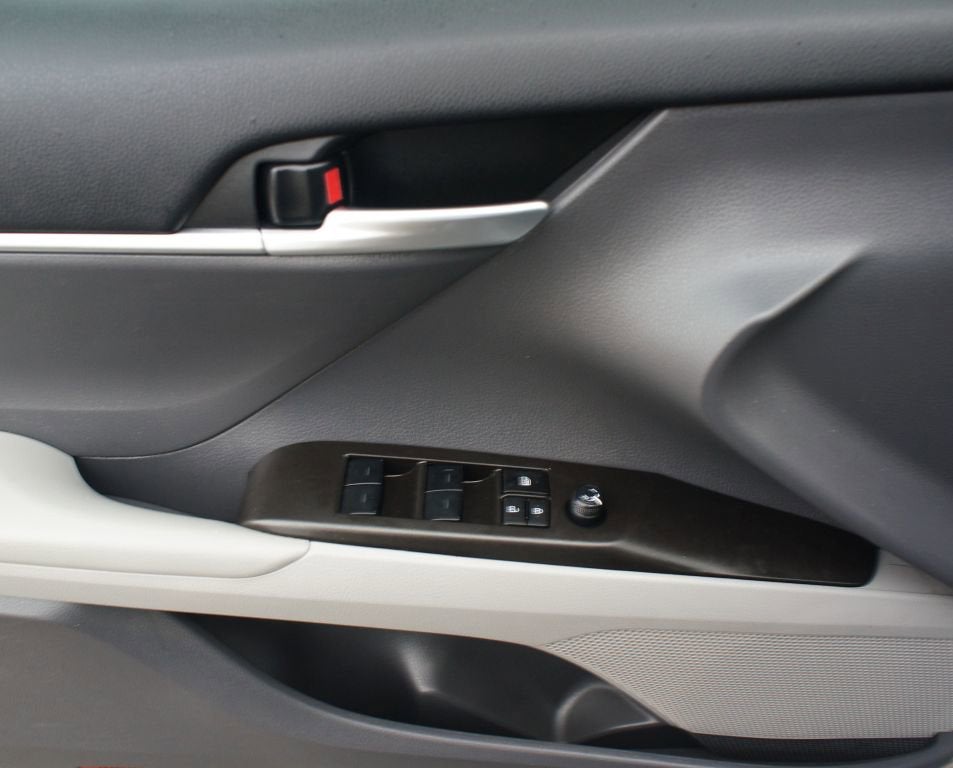 2024 Toyota Camry Hybrid LE