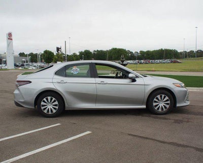 2024 Toyota Camry Hybrid LE