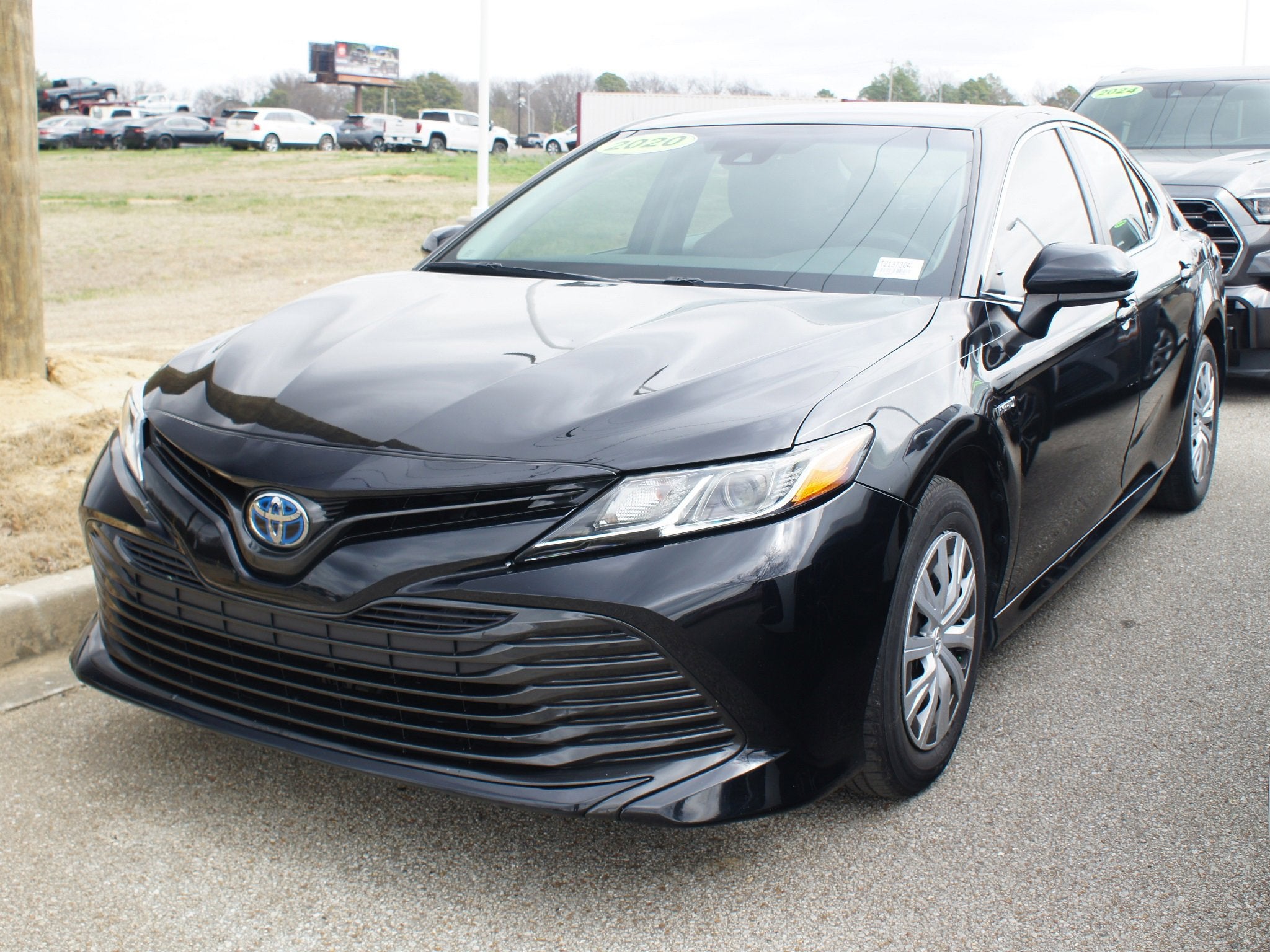2020 Toyota Camry Hybrid LE