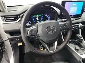 2025 Toyota RAV4 Hybrid XLE Premium