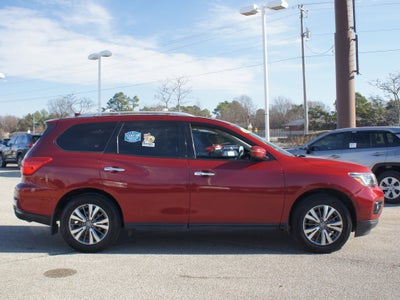2020 Nissan Pathfinder SV
