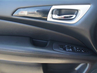 2020 Nissan Pathfinder SV