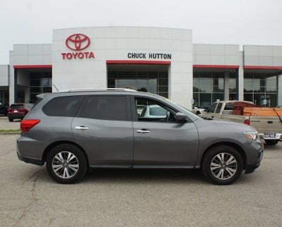 2017 Nissan Pathfinder SV