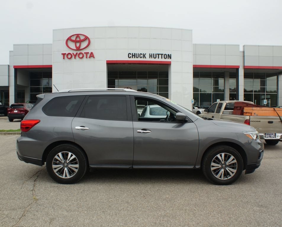 2017 Nissan Pathfinder SV
