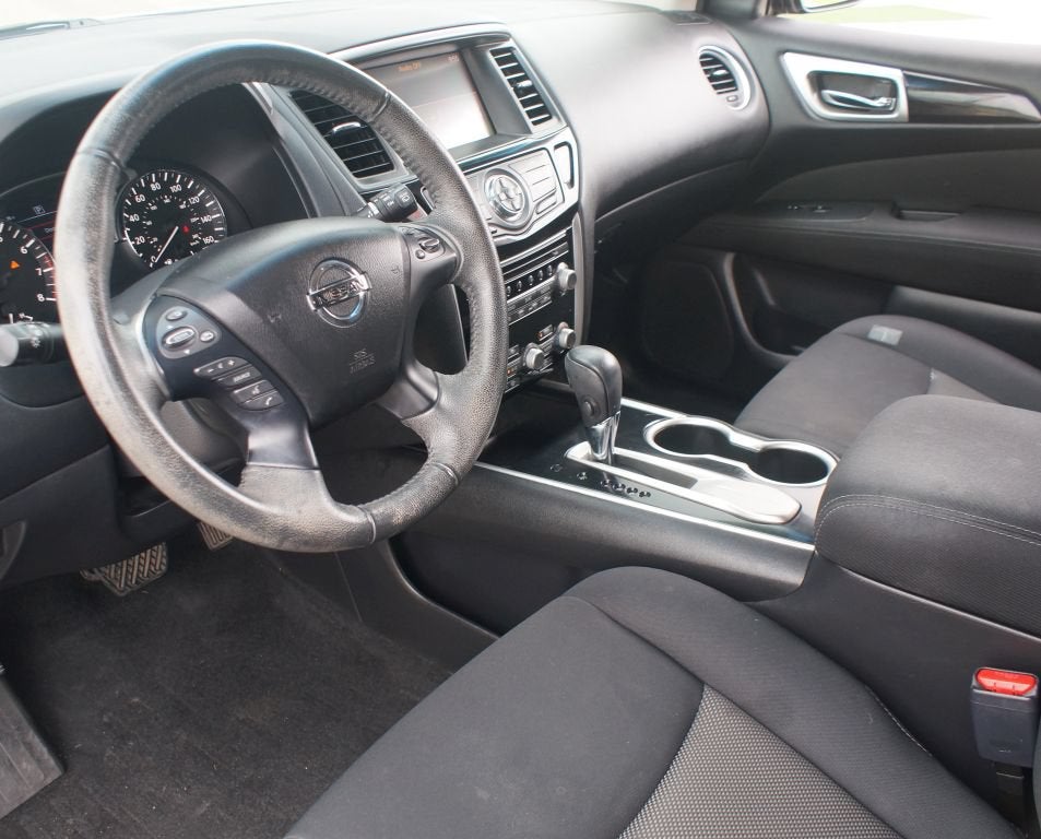 2017 Nissan Pathfinder SV