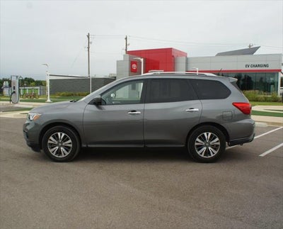 2017 Nissan Pathfinder SV