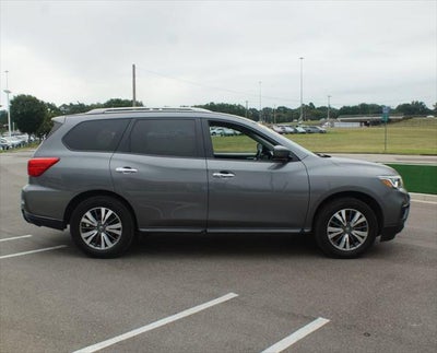 2017 Nissan Pathfinder SV