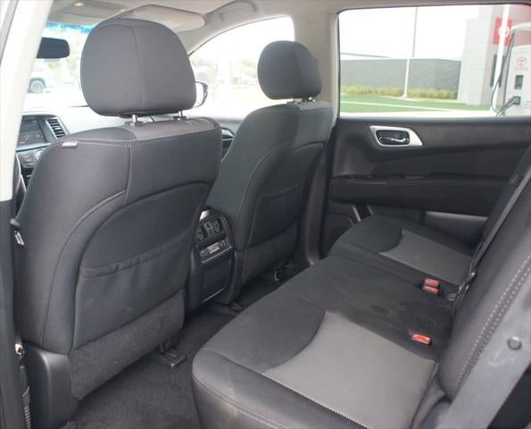 2017 Nissan Pathfinder SV