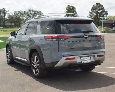 2023 Nissan Pathfinder Platinum