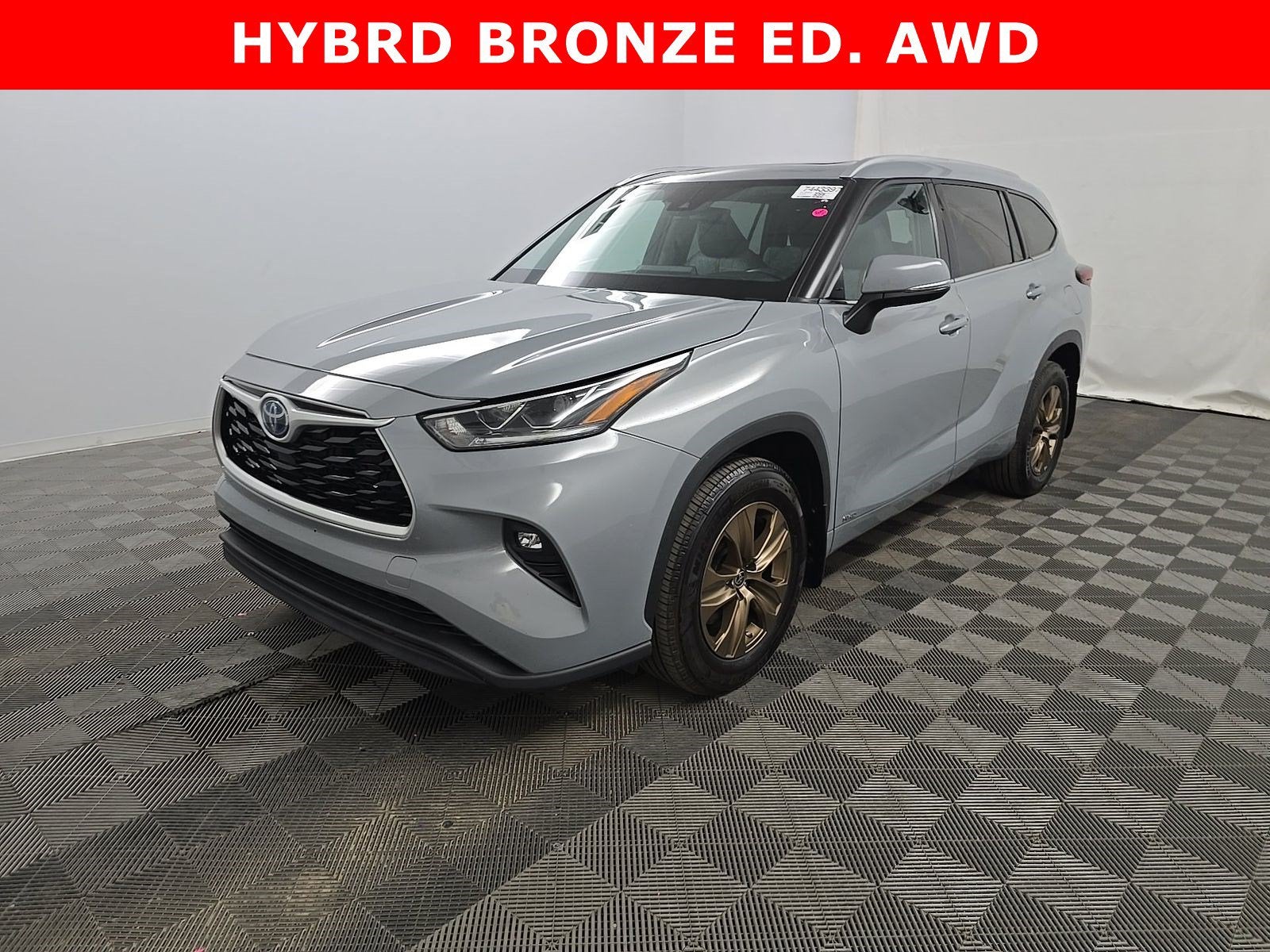 2022 Toyota Highlander Hybrid Bronze Edition