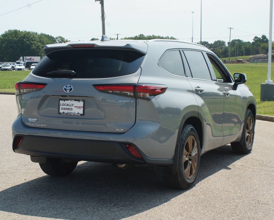 2022 Toyota Highlander Hybrid Bronze Edition