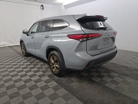 2022 Toyota Highlander Hybrid Bronze Edition
