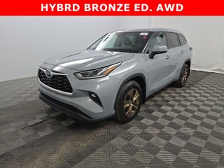 2022 Toyota Highlander Hybrid Bronze Edition