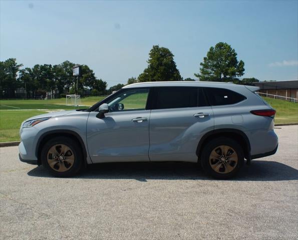 2022 Toyota Highlander Hybrid Bronze Edition