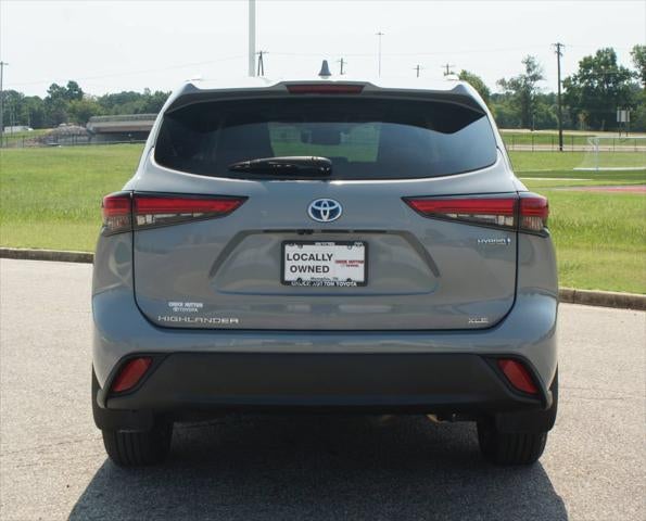 2022 Toyota Highlander Hybrid Bronze Edition