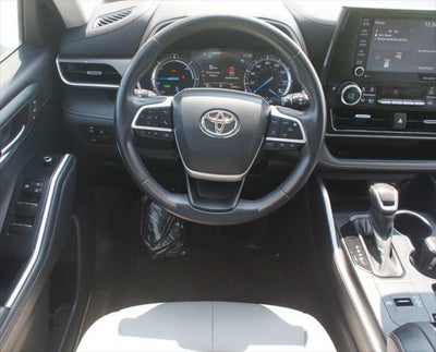 2022 Toyota Highlander Hybrid Bronze Edition
