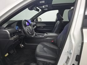 2025 Toyota Grand Highlander Hybrid Nightshade Edition