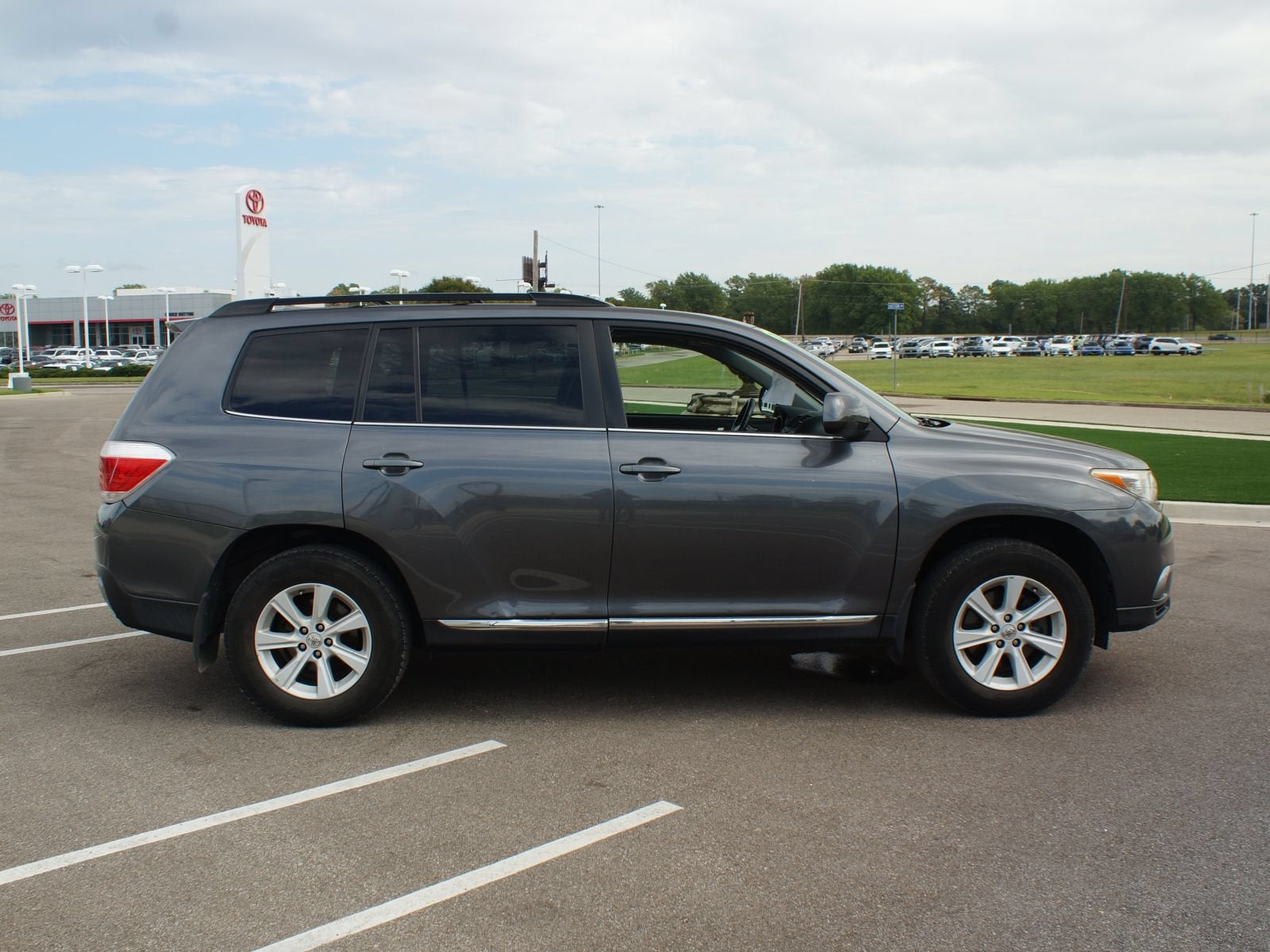 2013 Toyota Highlander Base