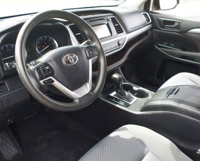 2016 Toyota Highlander LE