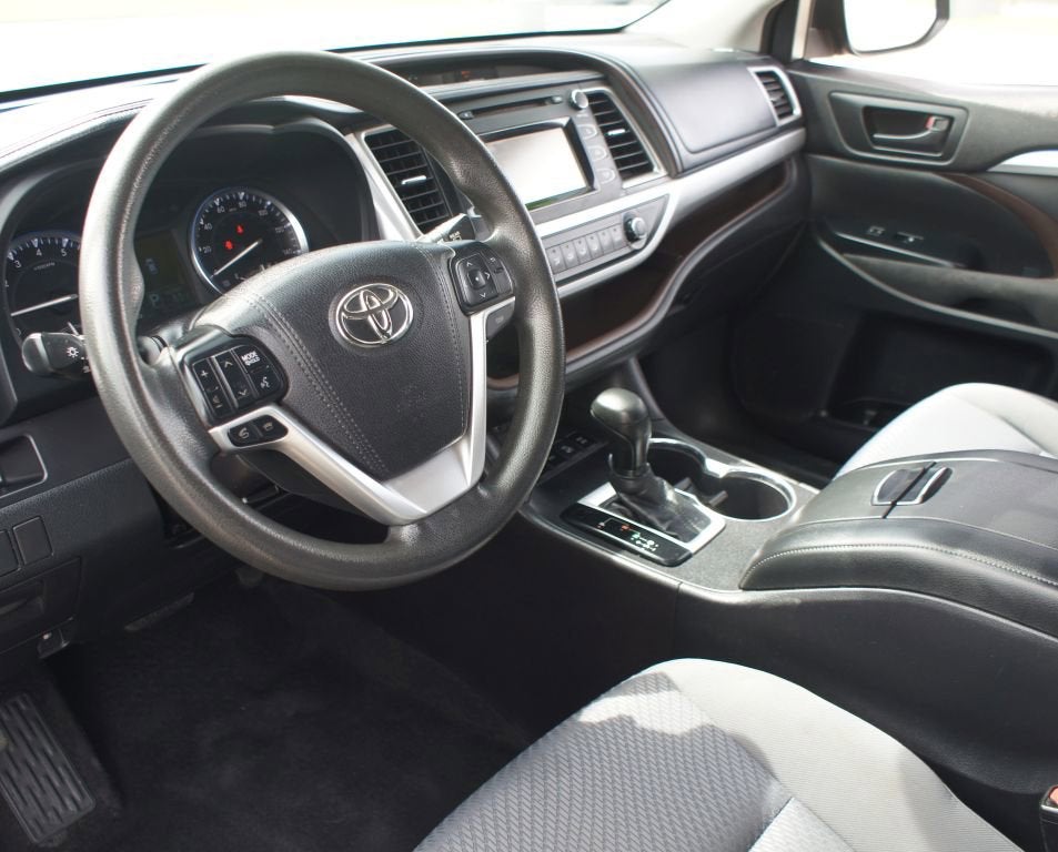 2016 Toyota Highlander LE
