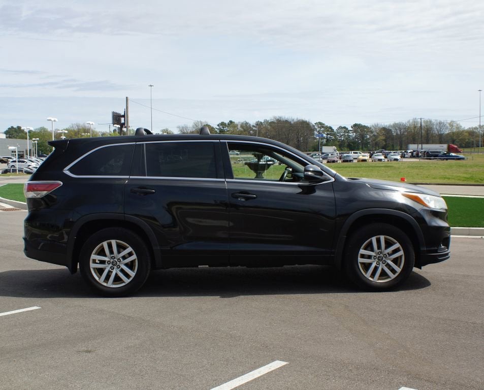 2016 Toyota Highlander LE