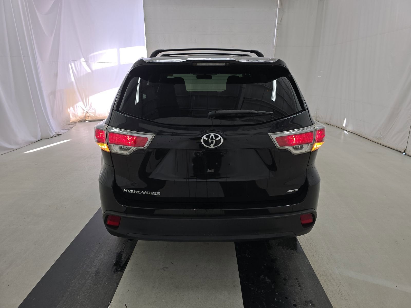 2016 Toyota Highlander LE