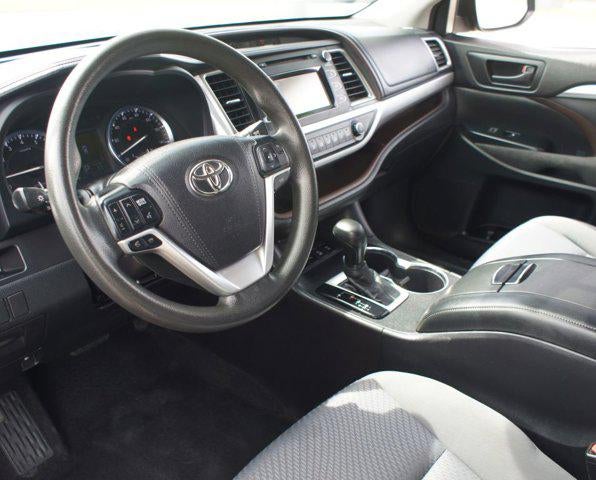 2016 Toyota Highlander LE