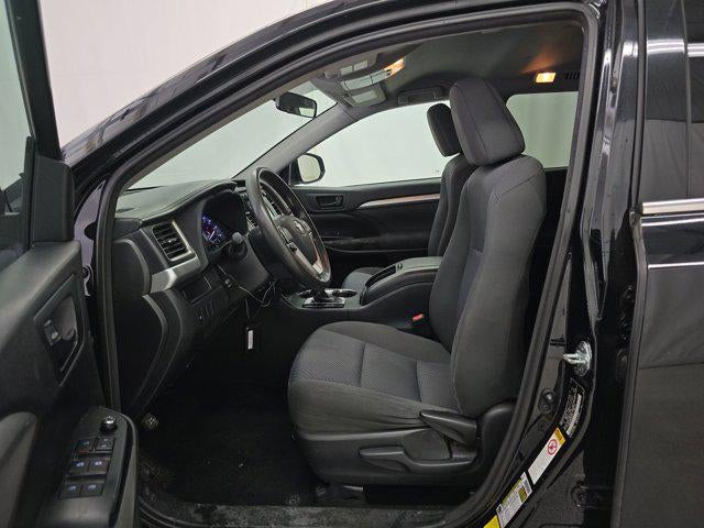 2016 Toyota Highlander LE