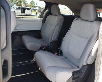 2025 Toyota Sienna LE